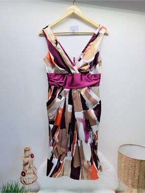 le Chateau Abstract V-Neck Midi Dress With Pockets in Plum Beige Orange Black 💝